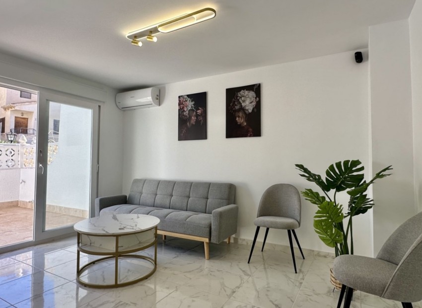 Venta - Casa -
Orihuela Costa - Los Balcones