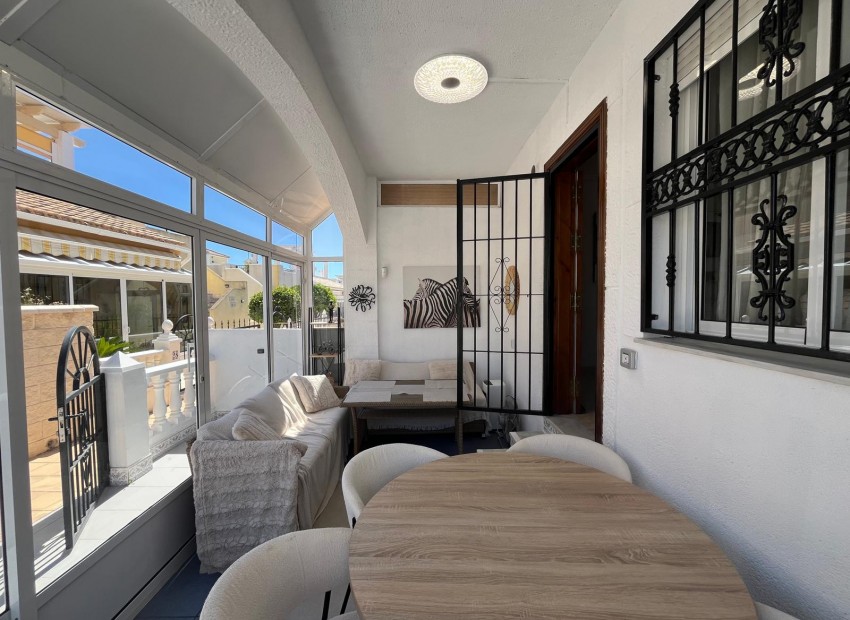 Venta - Casa -
Orihuela Costa - Punta Prima