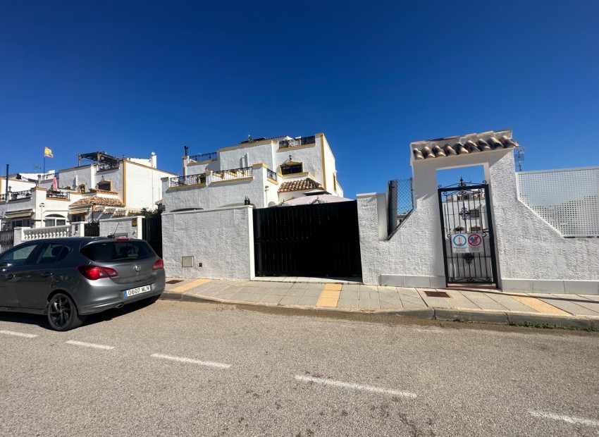 Venta - Casa -
Orihuela - Entre Naranjos Vistabella