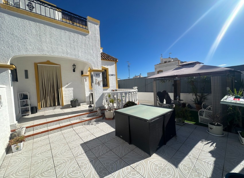 Venta - Casa -
Orihuela - Entre Naranjos Vistabella