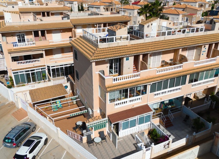 Venta - Casa -
Torrevieja