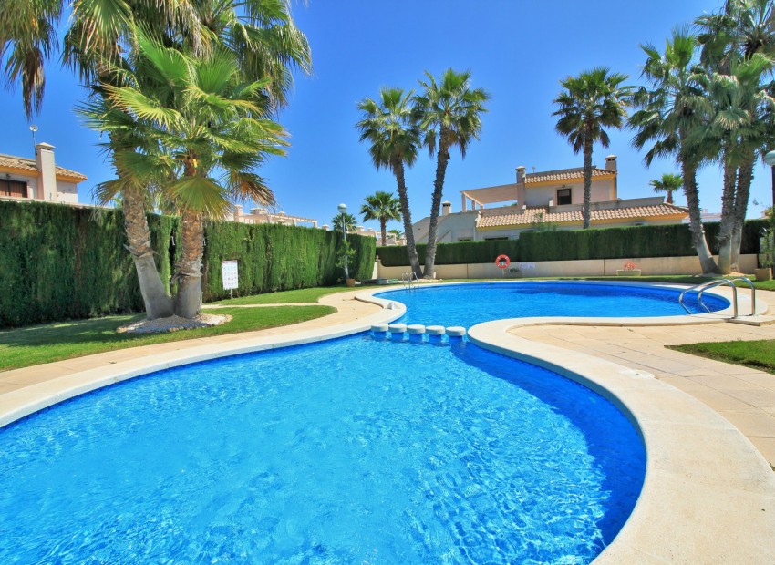 Venta - Casa -
Villamartin - PAU 8
