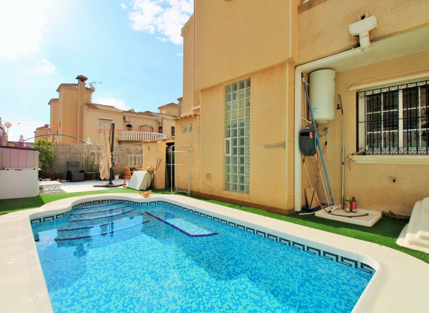 Venta - Casa -
Villamartin