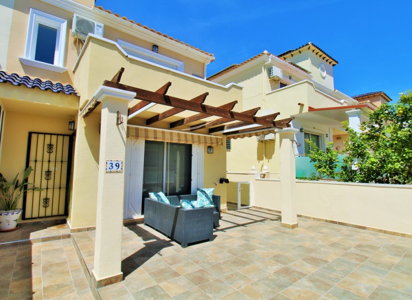 Venta - Casa -
Villamartin