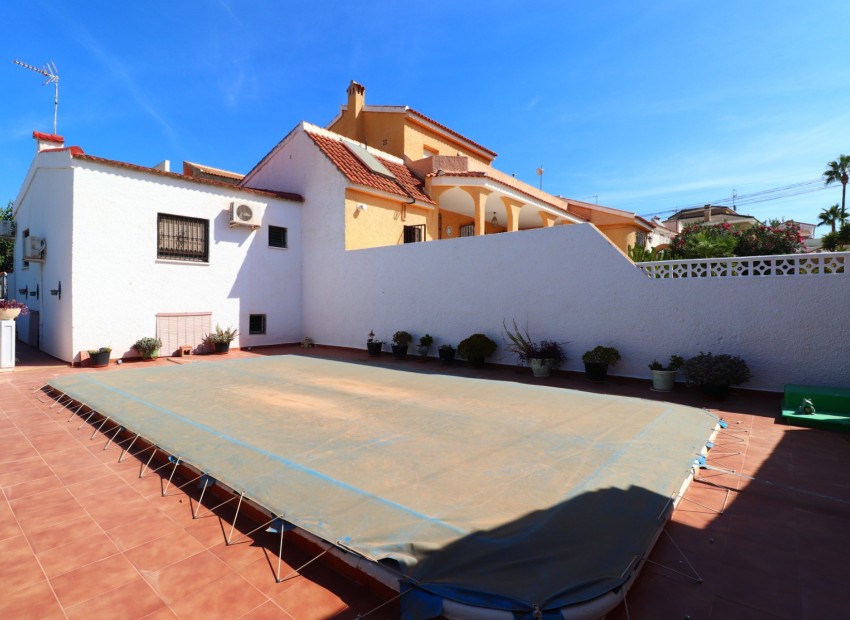 Venta - Casa -
