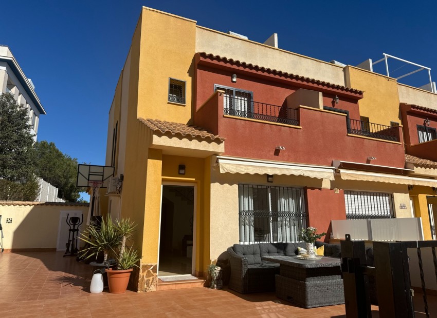 Venta - Casa -
