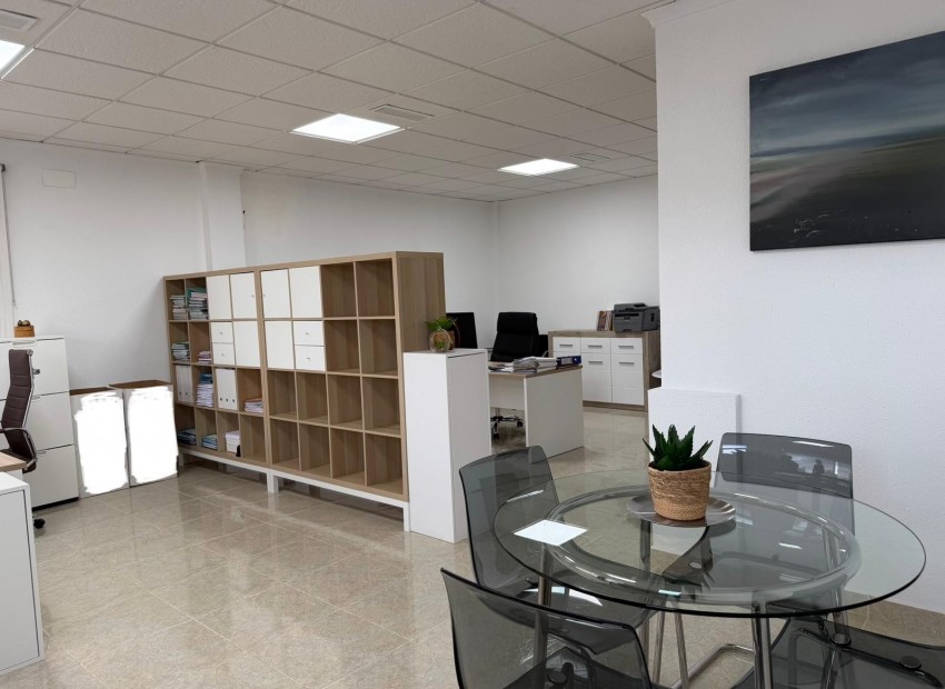 Venta - Comercial -
Orihuela Costa - La Zenia