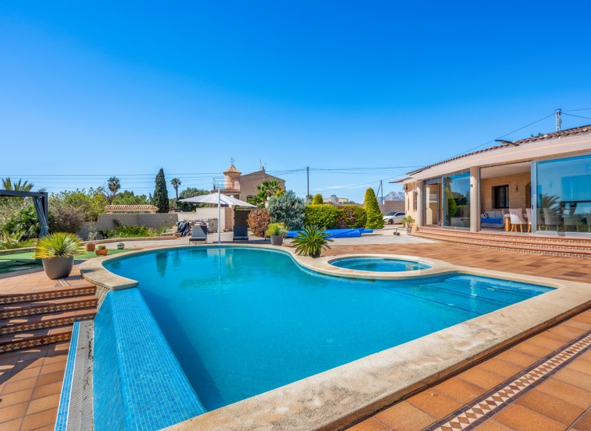 Venta - Finca -
Crevillente