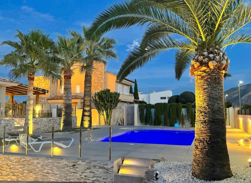 Venta - Villa -
Alfas del Pi - pueblo