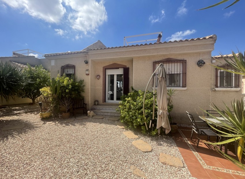 Venta - Villa -
Algorfa