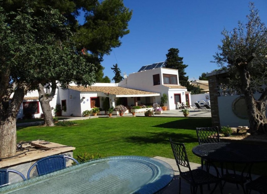 Venta - Villa -
Cabo Roig