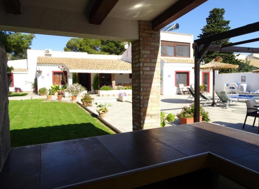 Venta - Villa -
Cabo Roig