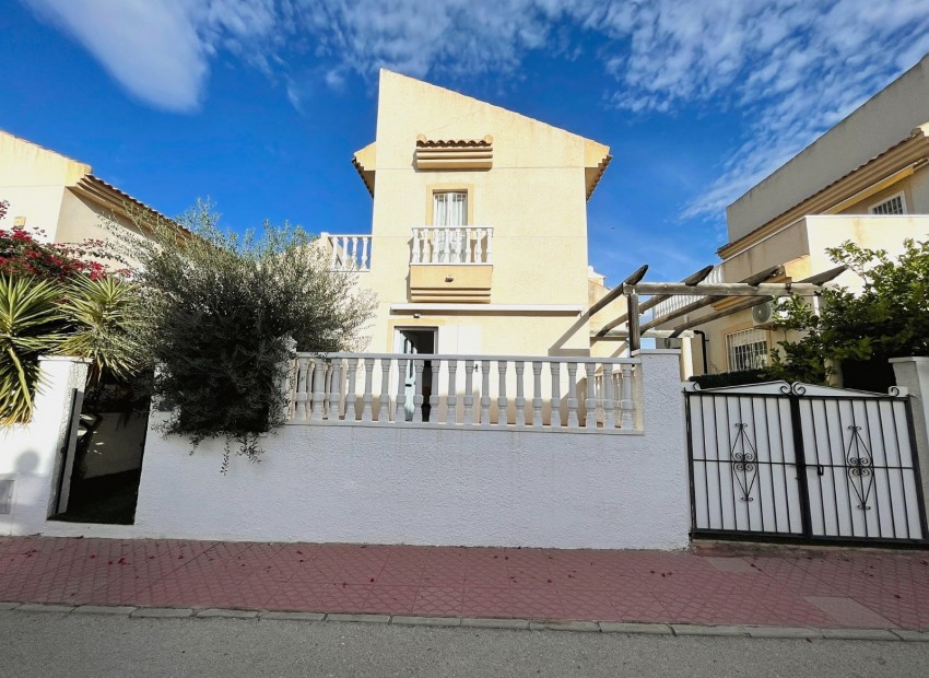 Venta - Villa -
Ciudad Quesada - Airstrip