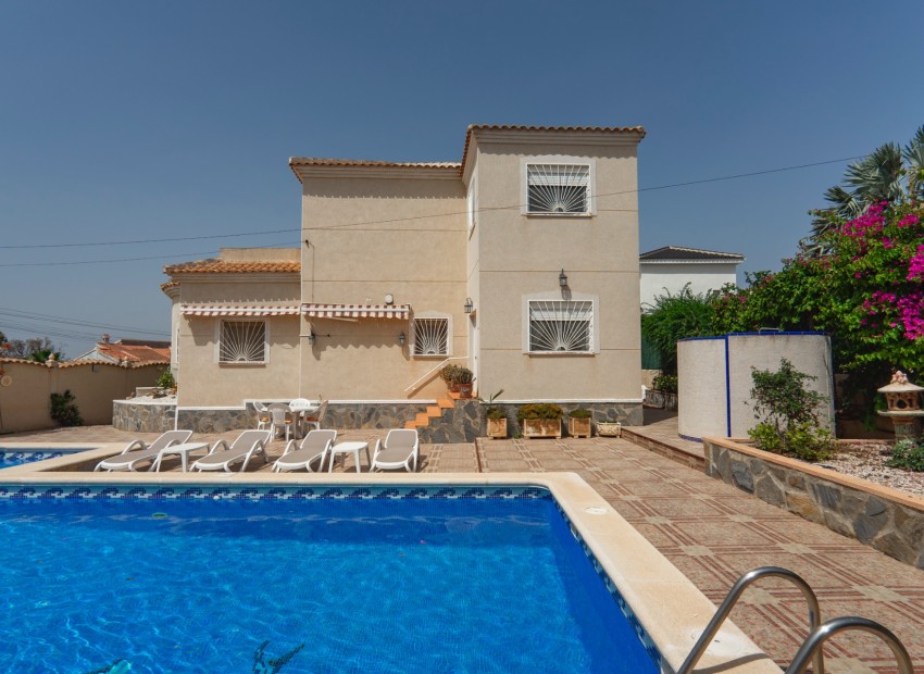 Venta - Villa -
Ciudad Quesada - Campo De Golf La Marquesa