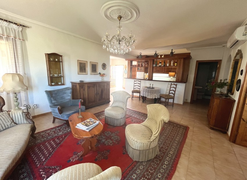Venta - Villa -
Ciudad Quesada - Central Quesada