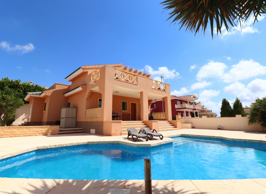 Venta - Villa -
Ciudad Quesada - La Fiesta
