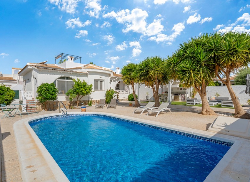 Venta - Villa -
Ciudad Quesada - Pueblo Bravo