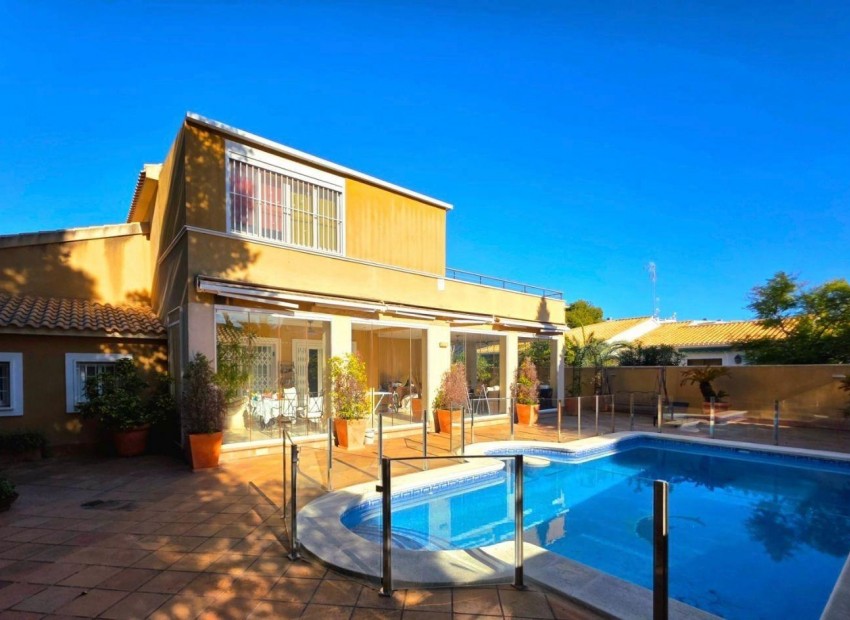 Venta - Villa -
Dehesa de campoamor - Campoamor