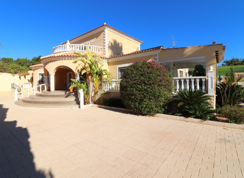 Venta - Villa -
La Marina - La Escuera