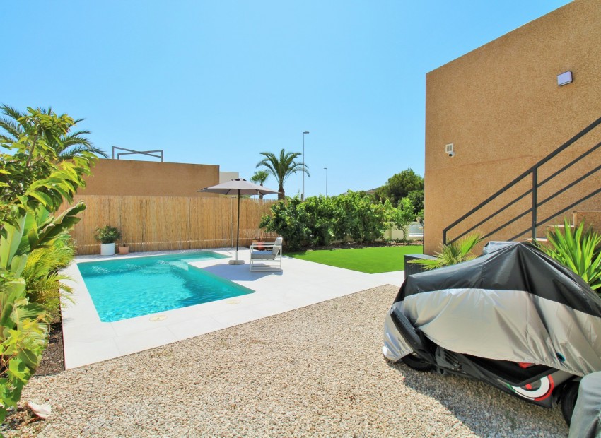 Venta - Villa -
La Zenia