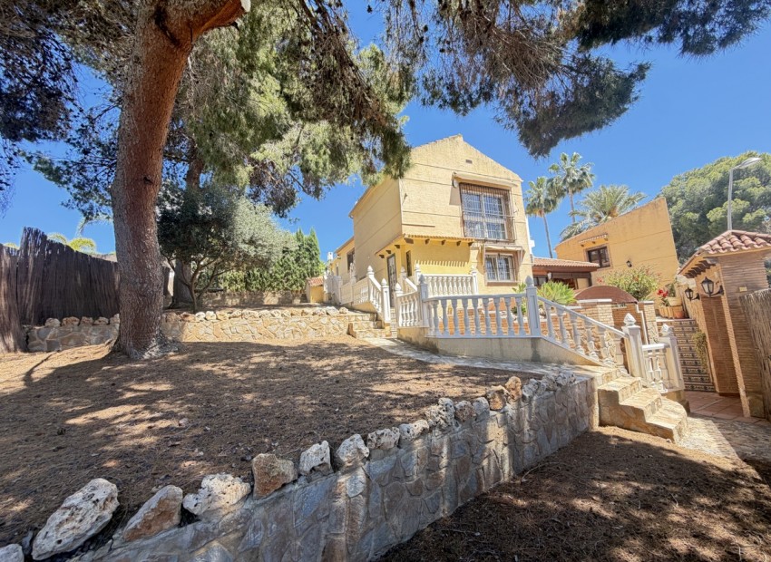 Venta - Villa -
Los Balcones