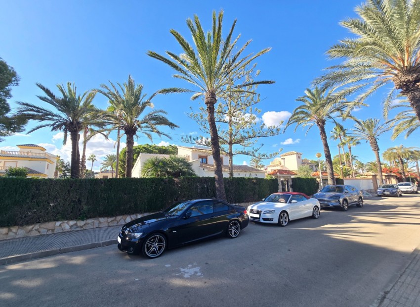 Venta - Villa * -
Orihuela Costa * - Cabo Roig *