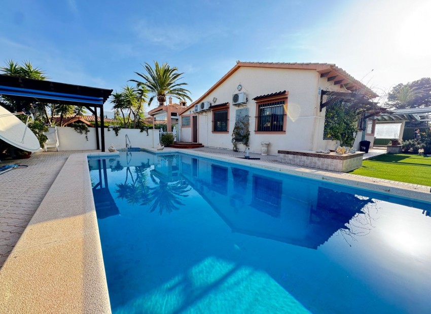 Venta - Villa -
Orihuela Costa - Cabo Roig