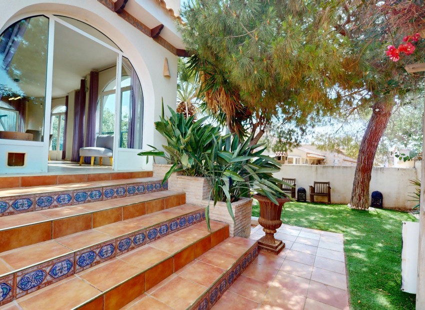 Venta - Villa -
Orihuela Costa - La Zenia