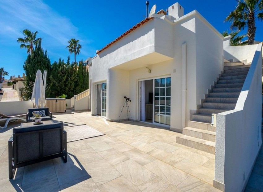 Venta - Villa -
Orihuela Costa - Las Ramblas