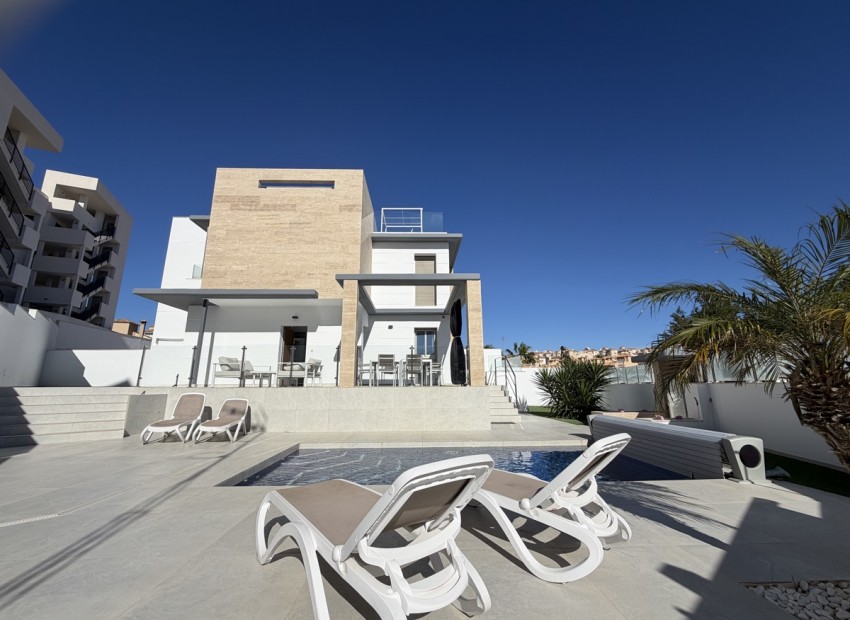 Venta - Villa -
Orihuela Costa - Villamartin
