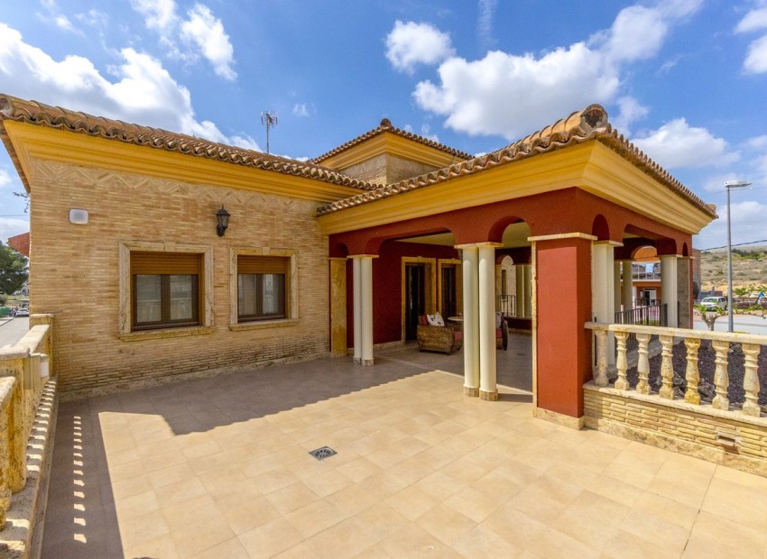 Venta - Villa -
Orihuela