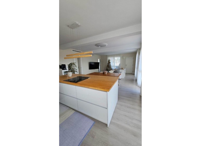 Venta - Villa -
Orihuela