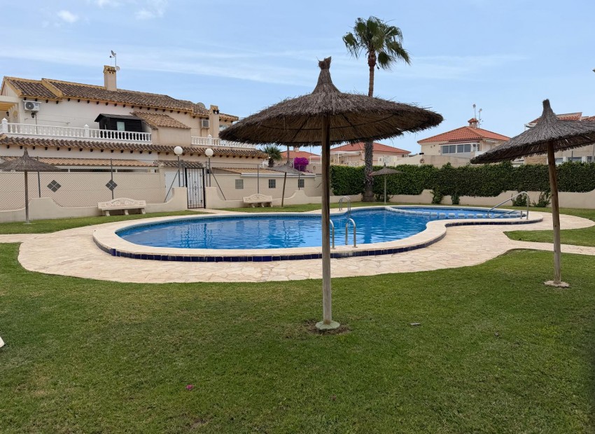 Venta - Villa -
Playa Flamenca - Orihuela Costa