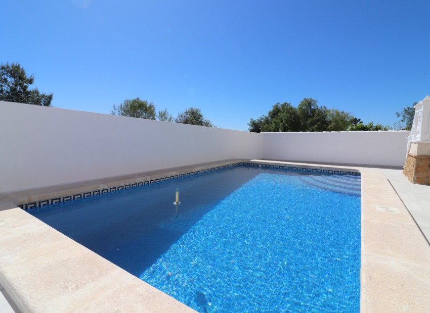Venta - Villa -
San Miguel de Salinas - Lake View Mansions