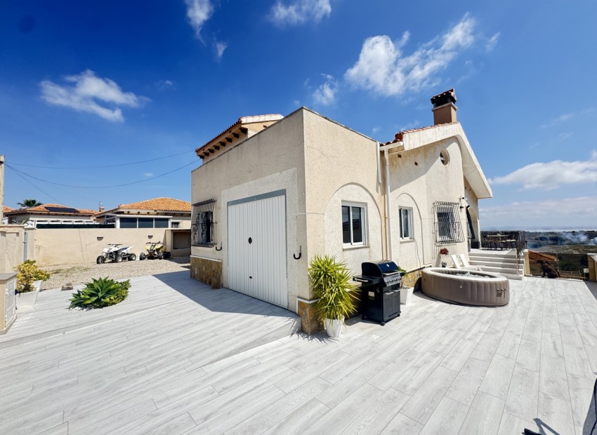 Venta - Villa -
San Miguel de Salinas - Las Comunicaciones