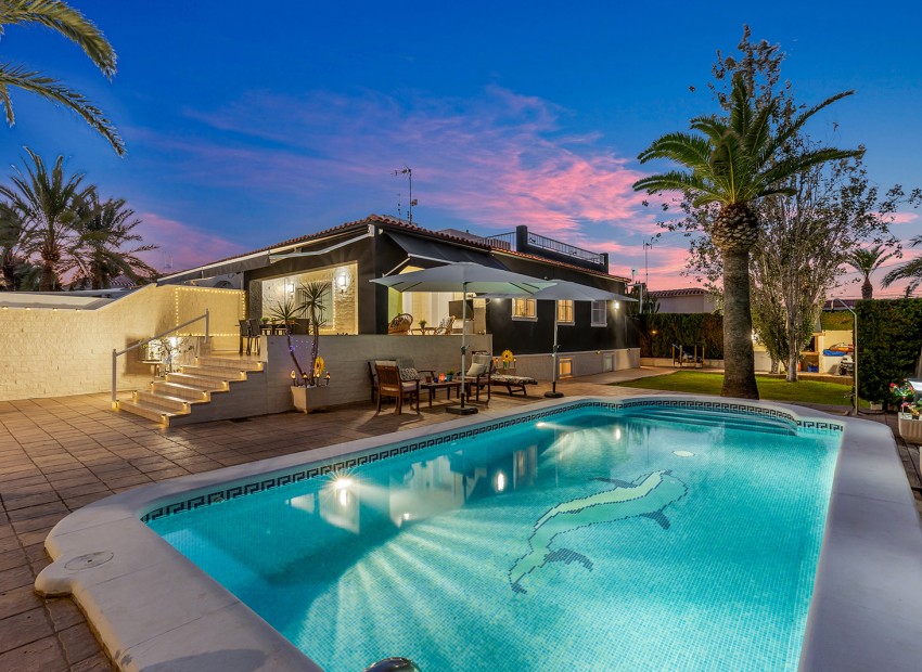 Venta - Villa -
Torrevieja - Rocio del Mar