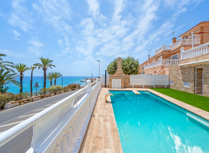 Venta - Villa -
Torrevieja
