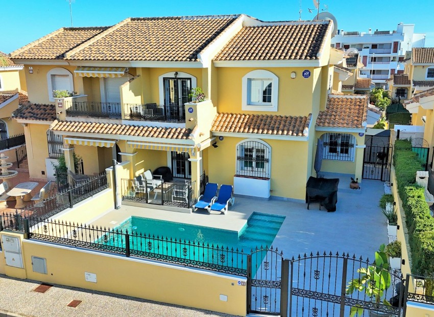 Venta - Villa -
Villamartin - Los Dolses