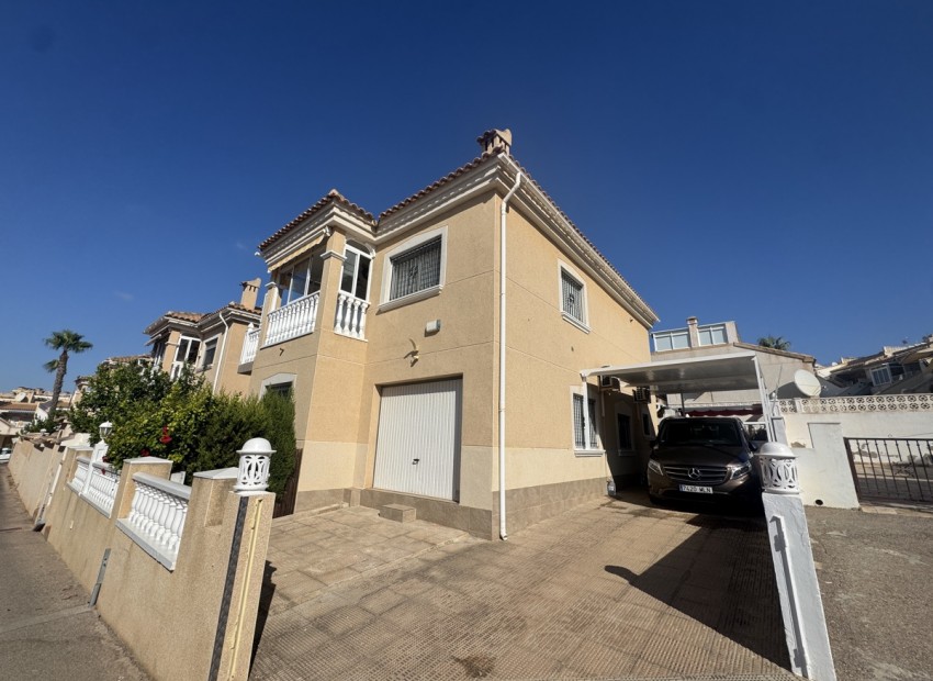 Venta - Villa -
Villamartin