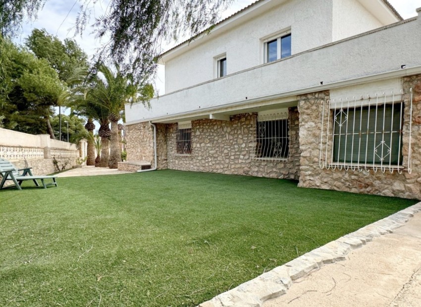 Venta - Villa -
