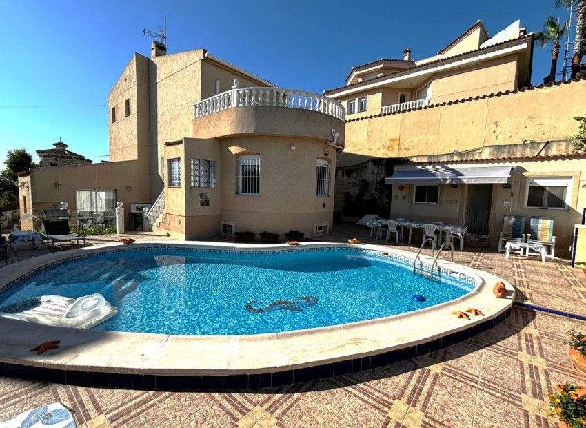 Venta - Villa -
