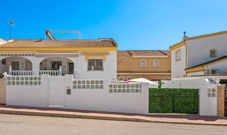 Villa - Herverkoop - Benijofar* -
                Monte Azul/ El Dorado