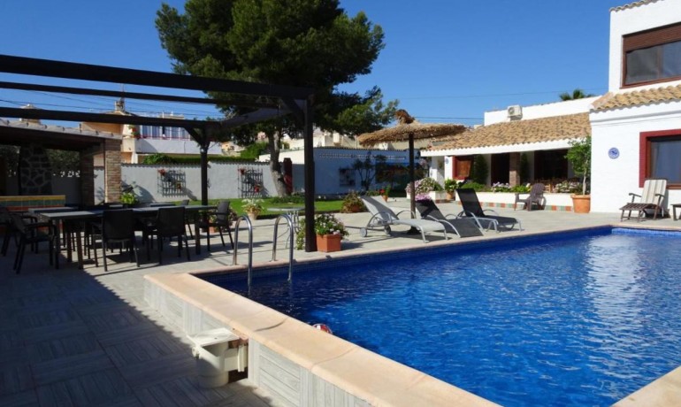 Villa - Herverkoop - Orihuela Costa* -
                Cabo Roig