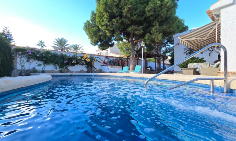 Villa * - Herverkoop - Orihuela Costa * -
                Cabo Roig *