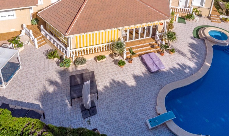 Villa - Herverkoop - Orihuela Costa -
                Cabo Roig
