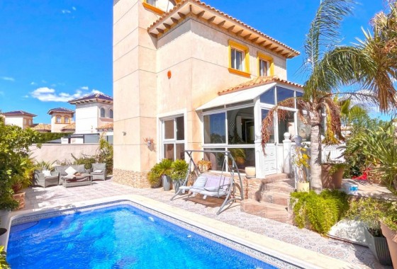 Villa - Herverkoop - Orihuela Costa* - La Zenia*