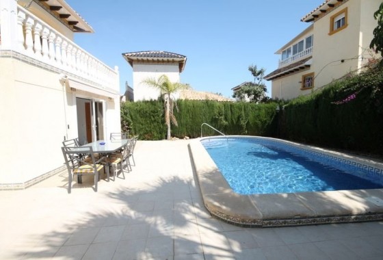 Villa - Herverkoop - Orihuela Costa* - La Zenia*