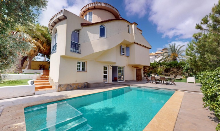 Villa - Herverkoop - Orihuela Costa* -
                La Zenia