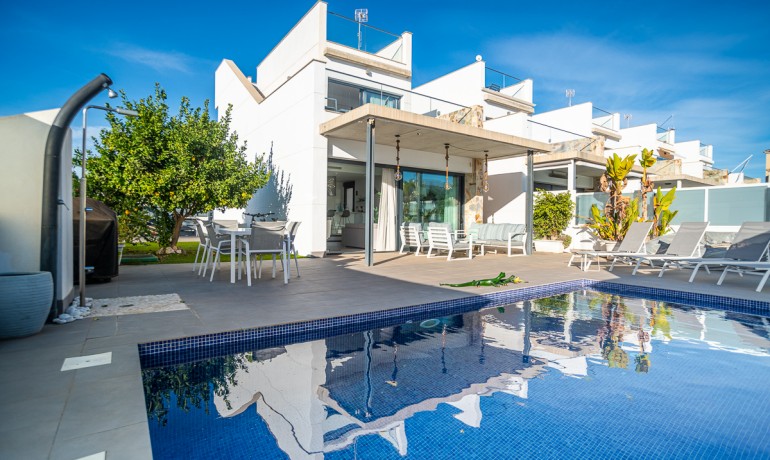 Villa - Herverkoop - Orihuela Costa* -
                Lomas de Cabo Roig