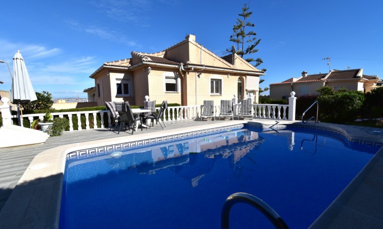 Villa - Herverkoop - Orihuela Costa* -
                Los Balcones